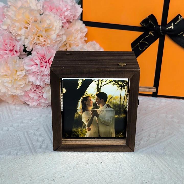 Hand-Crank Flipbook Box for Lovers – Romantic and Personalized Keepsake
