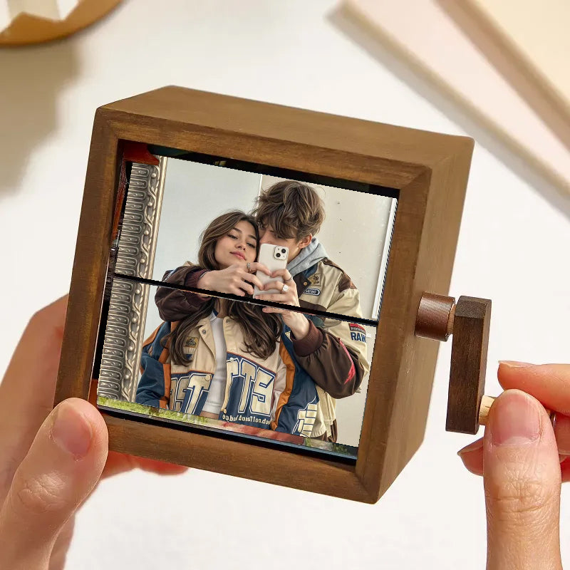 Hand-Crank Flipbook Box for Lovers – Romantic and Personalized Keepsake