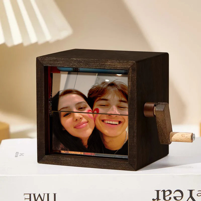 Hand-Crank Flipbook Box for Lovers – Romantic and Personalized Keepsake