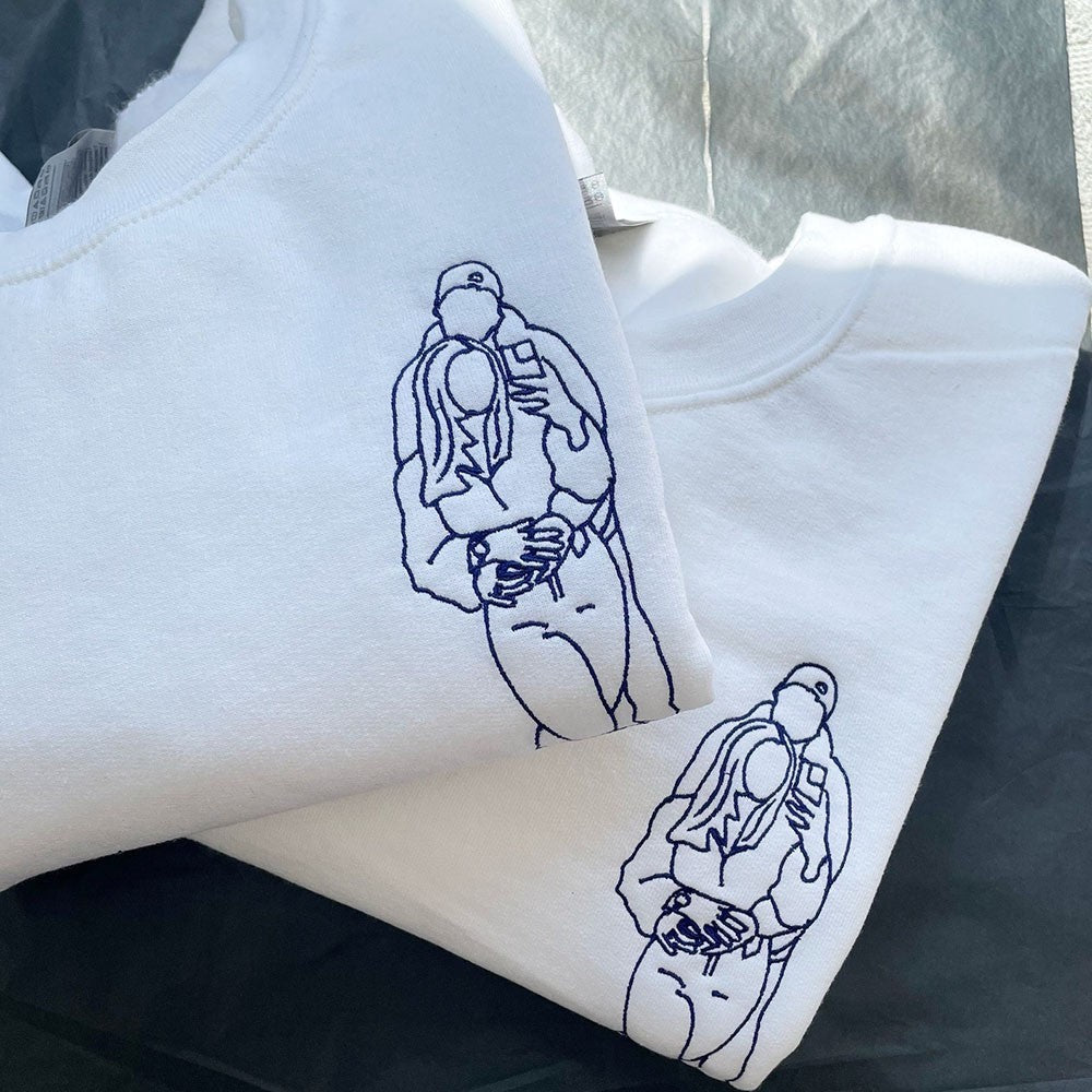 Embroidered Couple Portrait Sweatshirt with Roman Numeral Date,Couples Gift