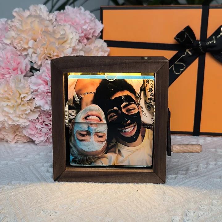 Hand-Crank Flipbook Box for Lovers – Romantic and Personalized Keepsake